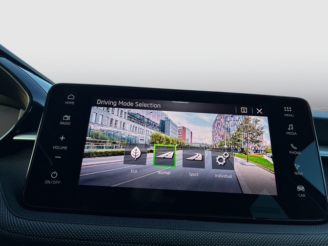 Skoda - Fabia 1.0TSI DSG Balance Virtual+Navi+Sitzhzg._9