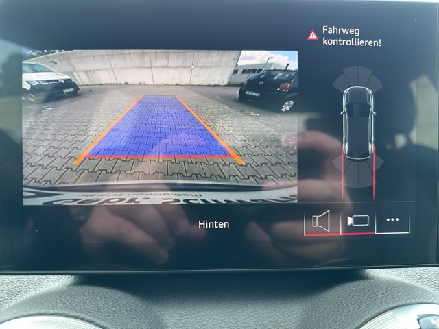 Audi - Q2 35 TFSI S tronic S line LED RFK SHZ_7