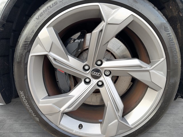 Audi - e-tron S quattro Matrix HuD B&O Leder Standklima_11