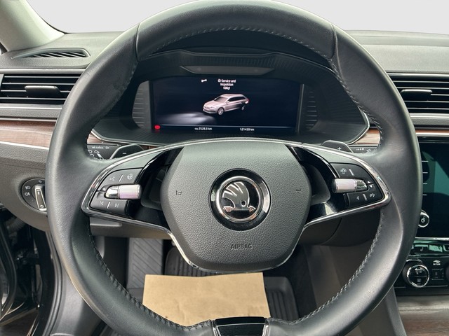 Skoda - Superb Combi 2.0 TDI DSG Scout AHK+STDHZG+RFK_8