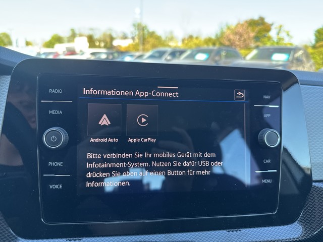 VW - T-Cross 1.0 TSI Life ACC Navi LED RFK 16" GJR_11
