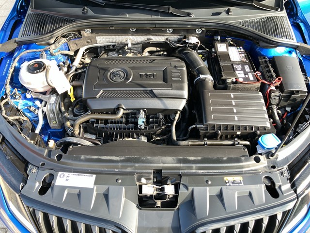 Skoda - Octavia Combi RS 2.0 TSI DSG RS LED+NAVI+PANO_9