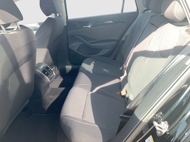 VW - Passat Variant 1.5 eTSI DSG ACC+LED+NAVI+DAB+PDC_2