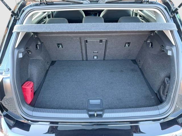 VW - Golf VIII 2.0 TDI DSG Active AHK+NAVI+ACC+PANO_4