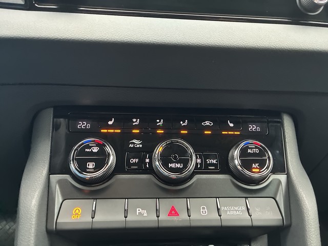 Skoda - Karoq 1.5 TSI DSG Selection Navi+Kamera+Sitzhzg._11