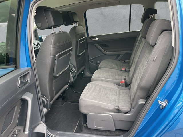 VW - Touran 2.0 TDI DSG Comfortline AHK LED NAVI PANO_2